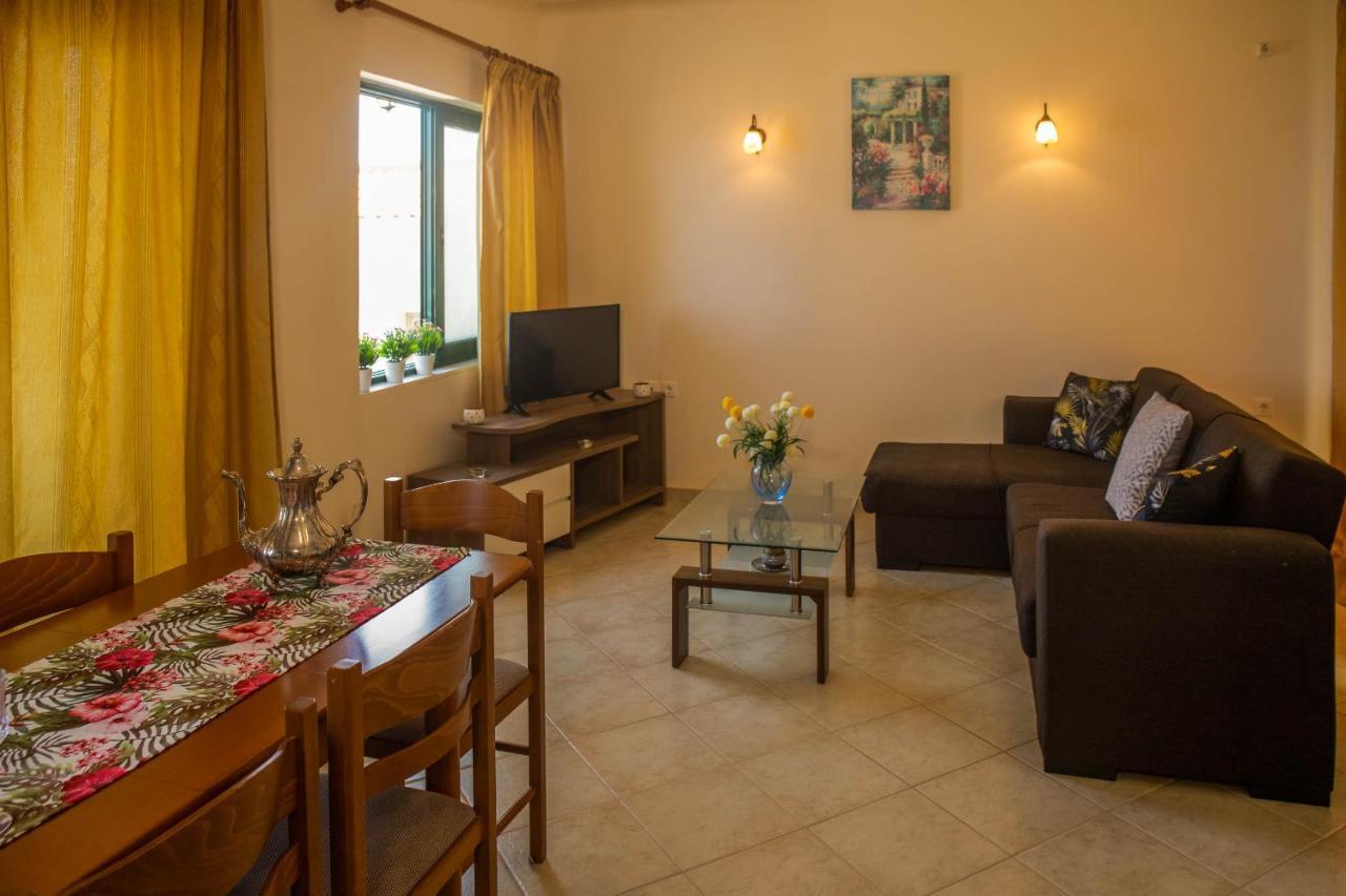 Betsis Apartments Kypseli エクステリア 写真